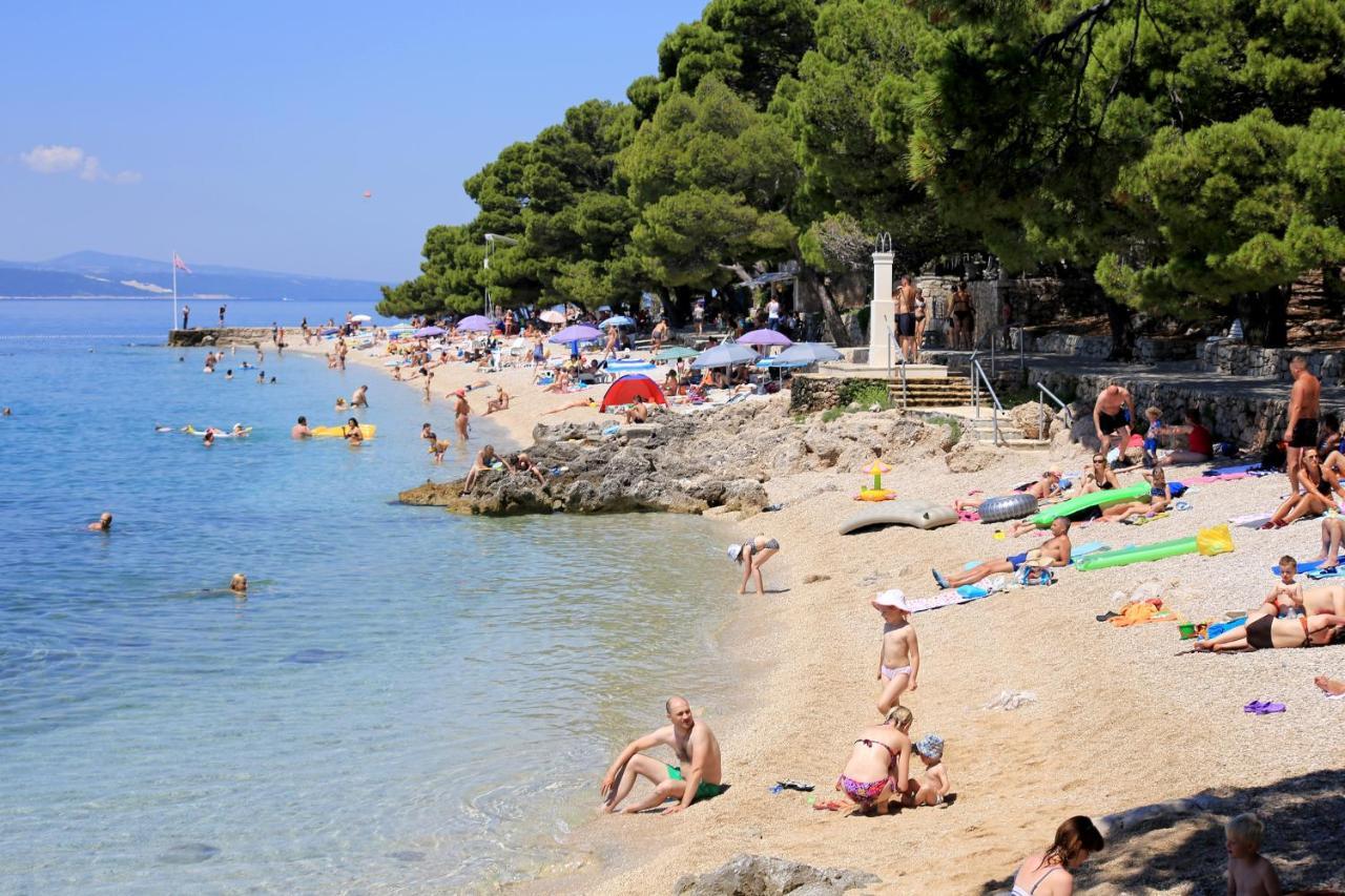 Apartments By The Sea Brela, Makarska - 16950 Buitenkant foto