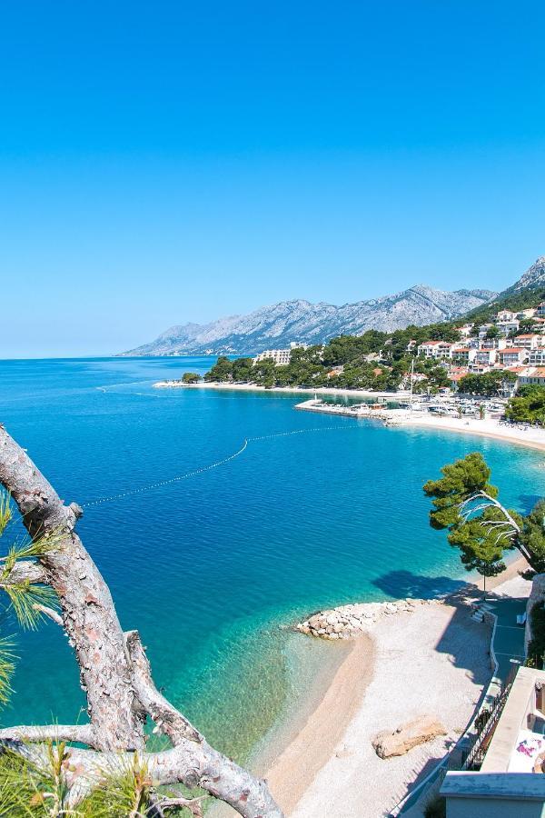 Apartments By The Sea Brela, Makarska - 16950 Buitenkant foto